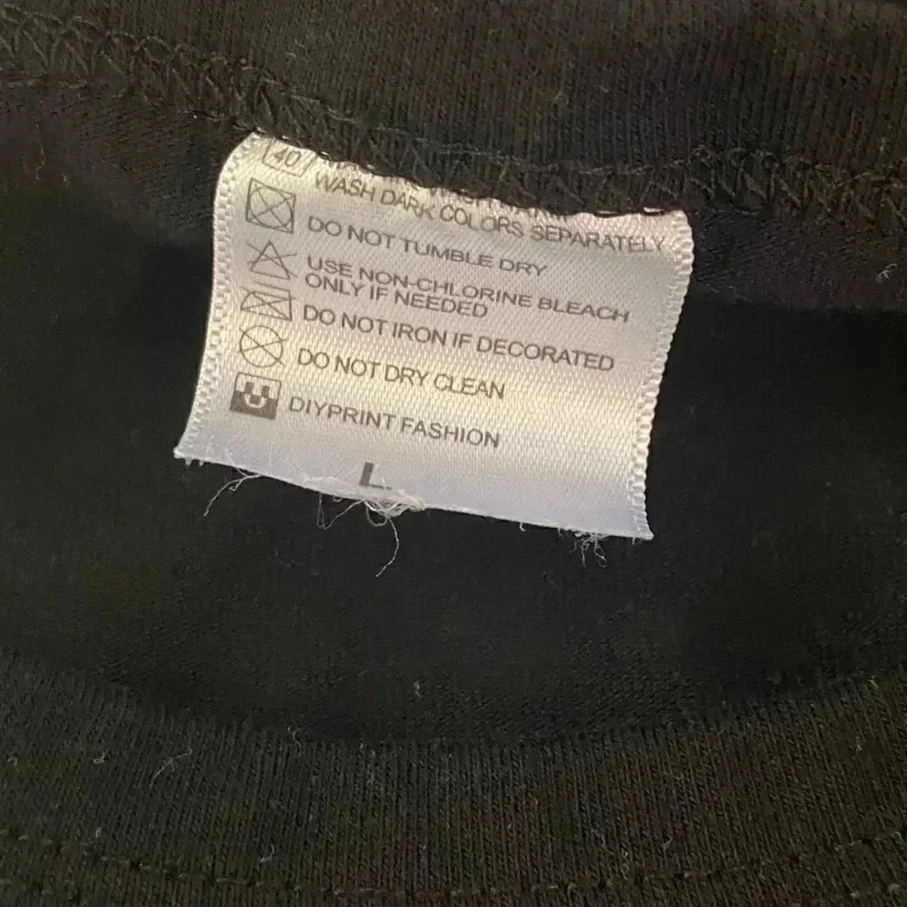 Size L tee with extra snark EUC - Picture 2 of 3